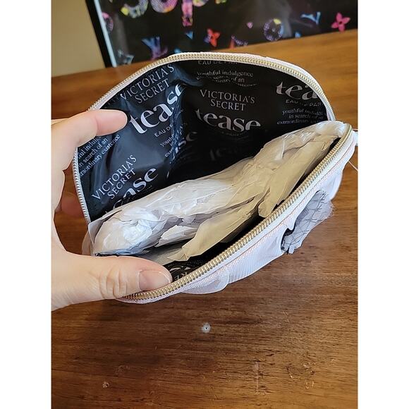 Victoria's Secret MESH TEASE Clutch Bag Purse Pouch MAKE UP CASE AUTHENTIC - Picture 8 of 9